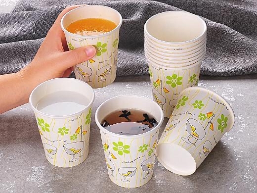 Paper cups for hot and cold drinks